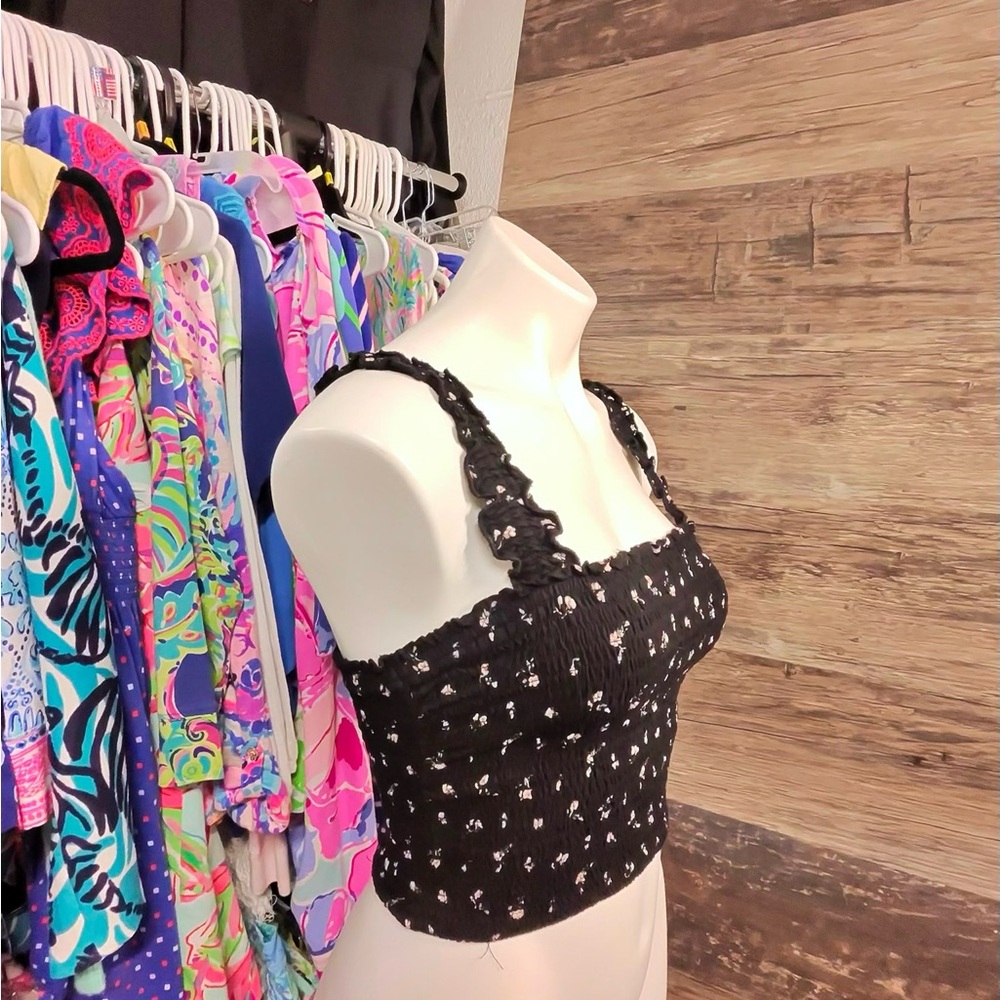 Hollister Black Pink White Floral Smocked Crop Fitted Tank Top - Picture 2 of 7